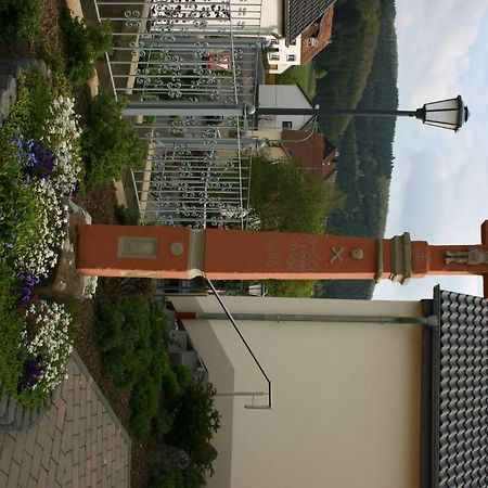 Hotel Zur Krone Birresborn Екстер'єр фото